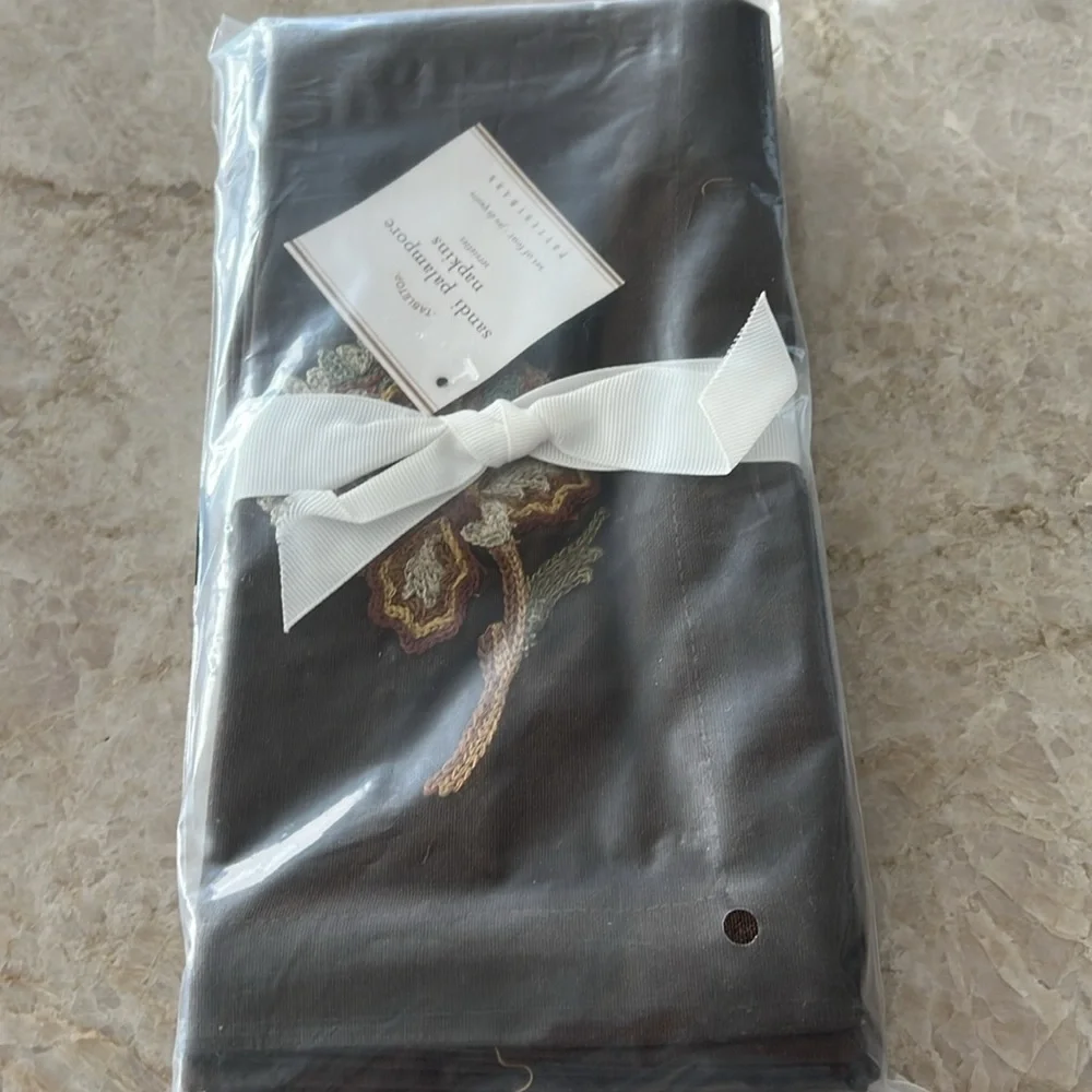 Pottery Barn Brown Sandi Palampore Crewel Embroidered Set of 4 Napkins Brown